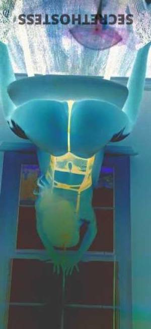 26 year old Cuban Escort in Space Coast FL Sensual Cuba