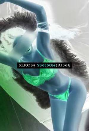 23 year old Colombian Escort in Palma Learn to Play with Emma A Succulent Spanish Encounter