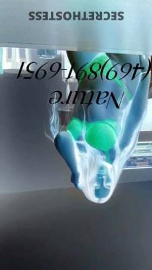 21 year old Escort in New Haven CT Brunette beauty awaits