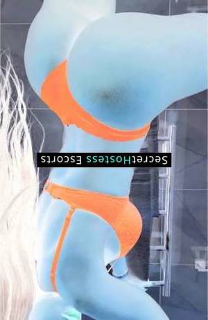 27 year old Escort in Krakow Attract attention with my cinnamon skin - a delightful treat