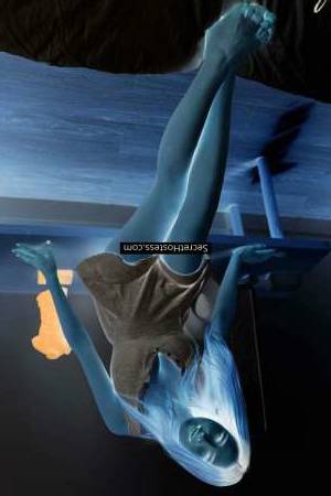21 year old Asian Escort in London Temptress Lori Evenings of Sensual Delight in London Mayfair