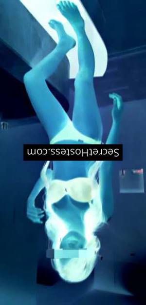 27 year old Asian Escort in Makati Carrie, Agency