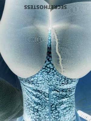 29 year old Escort in Racine WI Thick thighs blue eyes fun