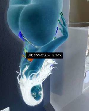 29 year old Latin Escort in Muscat Rita, Independent