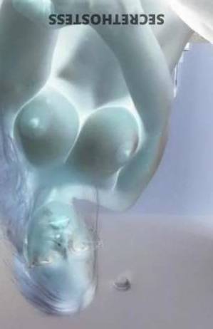 26 year old Escort in Sacramento CA Hottie CarDates 24/7