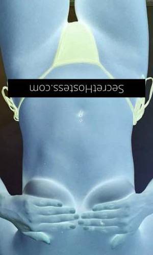 25 year old Escort in Mermaid Waters Gold Coast Unforgettable Experiences with Coco Warmth, Elegance, and 