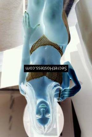 20 year old Escort in Jeddah Entertaining Companion for Discerning Gentlemen Vivi, 