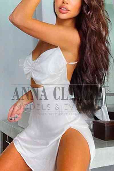 24 year old American Escort in Los Angeles Jennifer