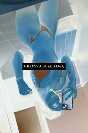 20 year old Latin Escort in Pristina Sara 20Yrs Old Latin Escort Black Hair Brown Eyes D Cup 53KG