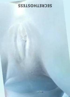 25 year old Cuban Escort in Staten Island NY short stay special squirter Lets make a mess