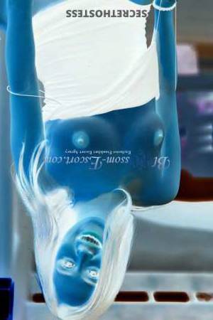 22 year old Asian Escort in Frankfurt Companion