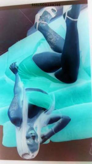 23Yrs Old Escort 170CM Tall Muscat Image - 1