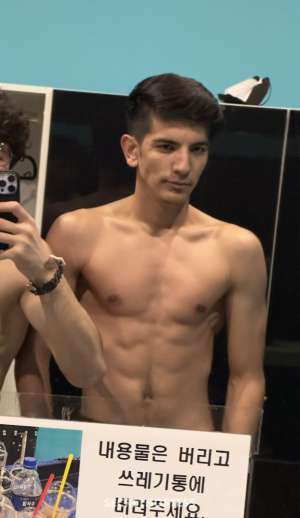 21 year old Escort in Ras al-Khaimah Dima, Male escort