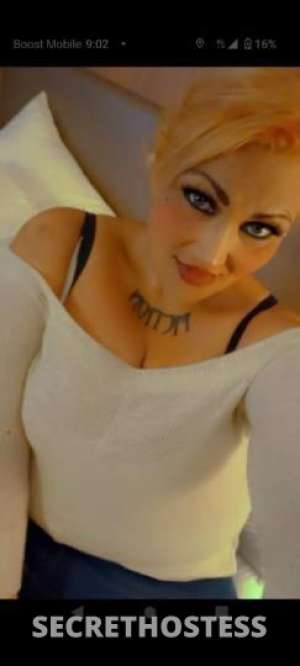 37 year old Escort in St. Louis MO HOME ALONE and HORNY