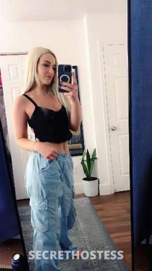 22 year old French Escort in Salt Lake City UT banging baddie real n recent pics available now for a 