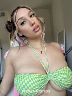 26Yrs Old Escort 42KG 30CM Tall Montreal Image - 1