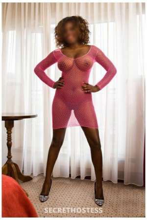 33 year old American Escort in Muscat Sexy Suzzie American Escort Blowjob Domination Fingering