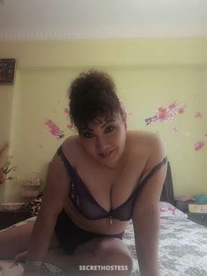 39 year old Asian Escort in Muscat Beautiful Asian Escort Lady Hot Erotic Massage Service