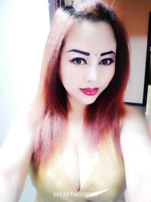 Sexy Princess Maya in Muscat