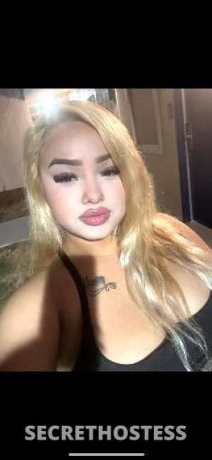 Latina mami boricua mami new on here in San Fernando Valley CA