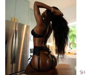 23 year old Latino Escort in Brighton East Sussex Amanda very hot party ????, Independent