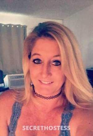 49 year old Escort in San Fernando Valley CA sexymature blonde ready to please you