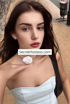 Bella, Agency in Naples
