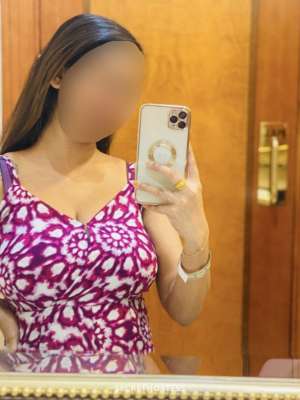 Supriya providing genuine cam show, escort 24 year old Escort in Bangalore