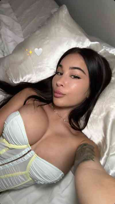 23 year old Escort in West Palm Beach FL incall, outcall and carplay. Services:? Wet kitty And 
