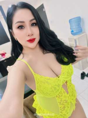 28 year old Asian Escort in Al Manama .. Linda .., escort