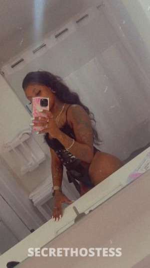 27 year old Escort in LadiieeLuckky