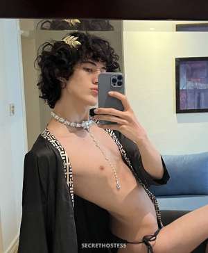 19 year old Escort in Jeddah ⚜️Young twink⚜️ New in Jeddah, Male escort