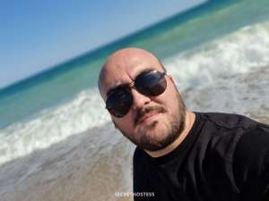 32 year old Asian Escort in Jeddah Murad, Male escort