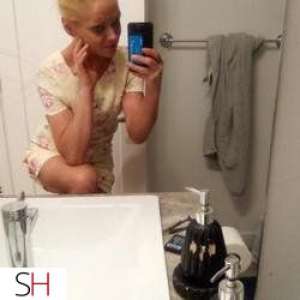 30 year old Caucasian Escort in Winnipeg Cute Tiny Definitely won't find better