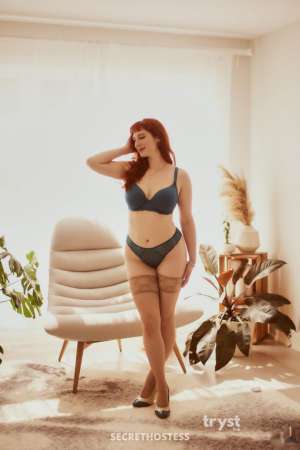 34 year old Escort in Montreal Evelina Lowell - Your modern day Mona Lisa