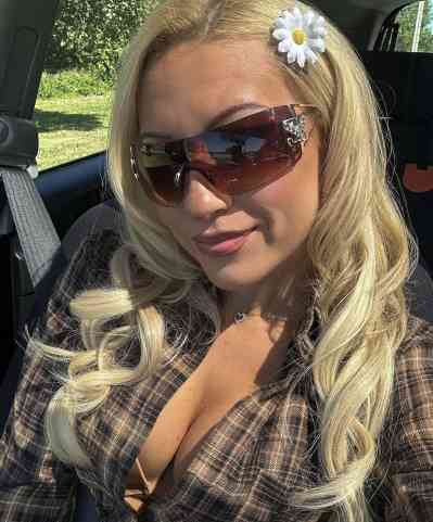 24 year old Caucasian Escort in Cairns JUICY & SUBMISSIVE BLONDE | xxxx-xxx-xxx