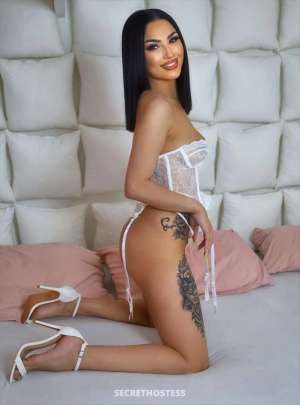 23 year old European Escort in London Polly