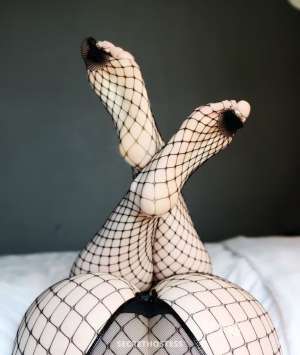 30 year old White Escort in Boston MA Isla West - Natural Redhead - 4’11