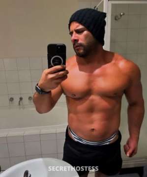 35 year old Escort in Melbourne Massage and escort from a masculine muscular man for men, 