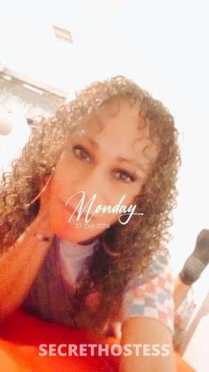 44 year old Escort in West Palm Beach FL Beautiful,curvy, exotic, freaky woman