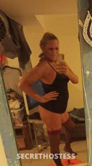 48 year old Escort in Saint Louis MO Tall luscious cougar