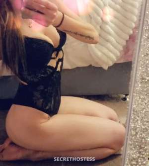 Sexy Brunette Babe, Central Coast in Gosford