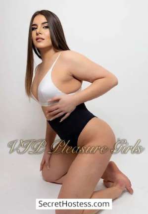 25 year old Italian Escort in London Alicia, VIP Pleasure Girls Agency