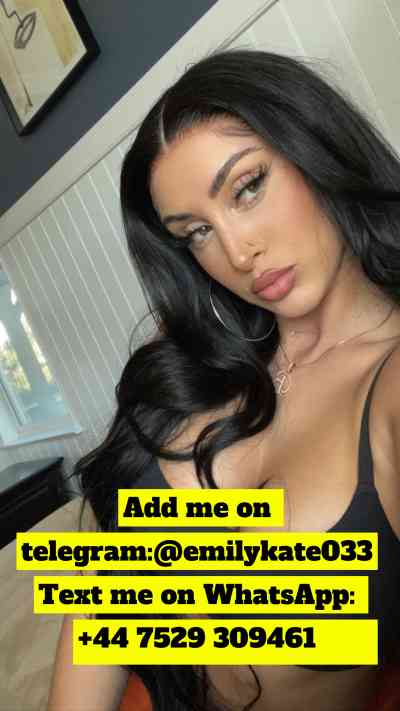 I’m available for  hookup in Corwen