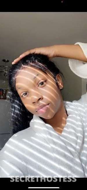 21 year old French Escort in Philadelphia PA available for incall