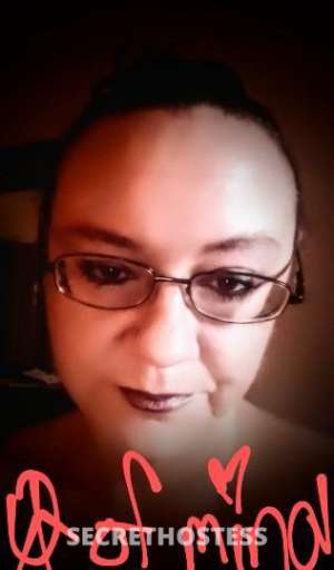 35 year old Escort in Lansing MI Thick and Juicy with Amazing 44Gs Loves to satisfy