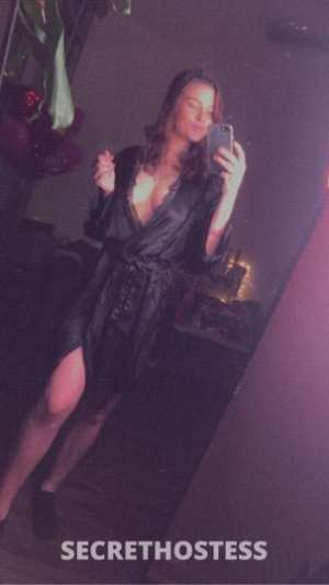 26 year old Escort in Savannah GA Blue Eyed Brunette Spinner nothing under $400 cheap guys 