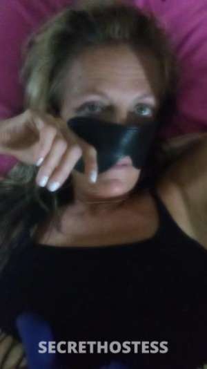 47 year old Escort in Lexington KY kitties kisses i need you now