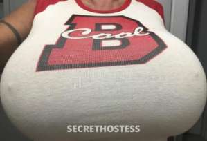61 year old Escort in Vancouver NEW PICS mature sexy lady .. BOOBS xo