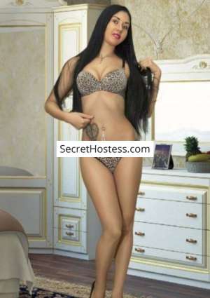 32 Year Old Caucasian Escort Bucharest Black Hair Green eyes - Image 4